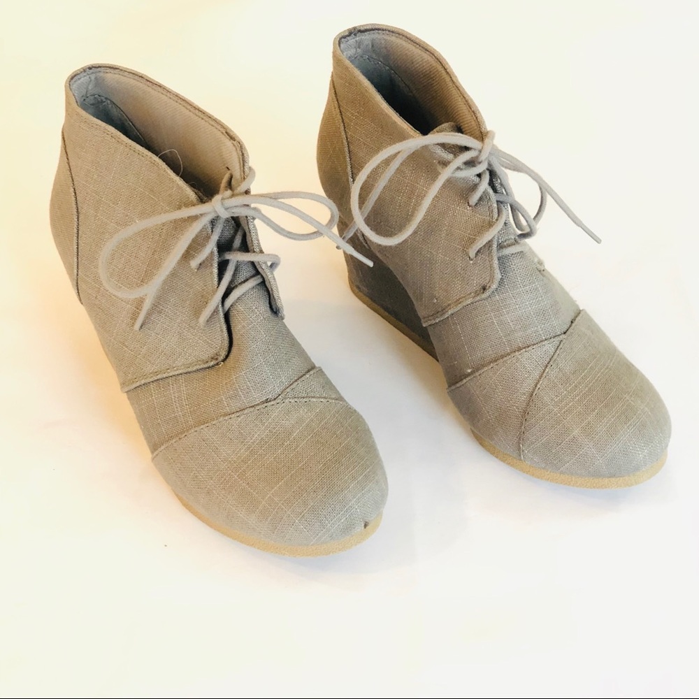 Maurice’s Grey Wedge Bootie - Women’s 9